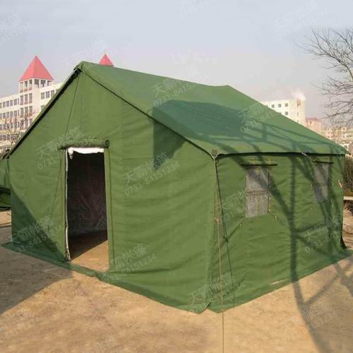 军绿色帆布帐篷