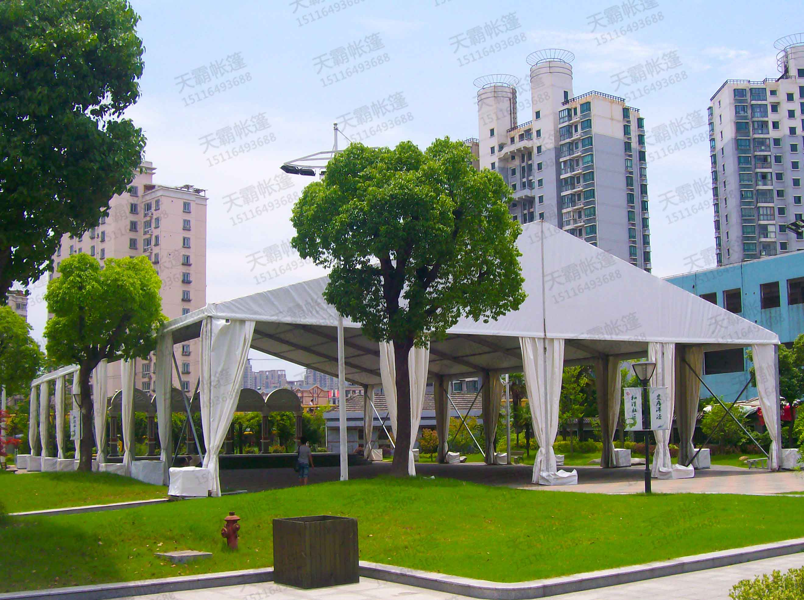 购买户外篷房不会选？天霸帐篷教您几招！
