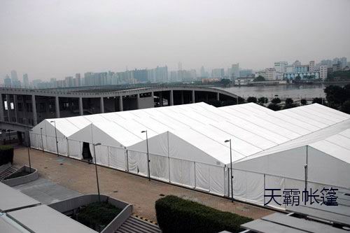 大型篷房和钢结构对比，哪个性价比更高？