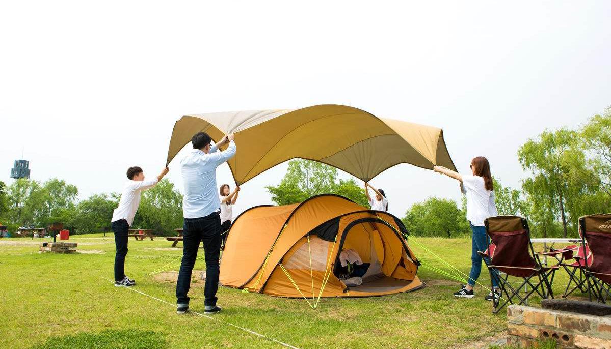 天霸提醒：周末出去户外野餐，记得带上露营帐篷